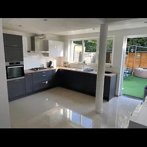  Appartement Spacieux Avec Terrasse Et Garage Prive